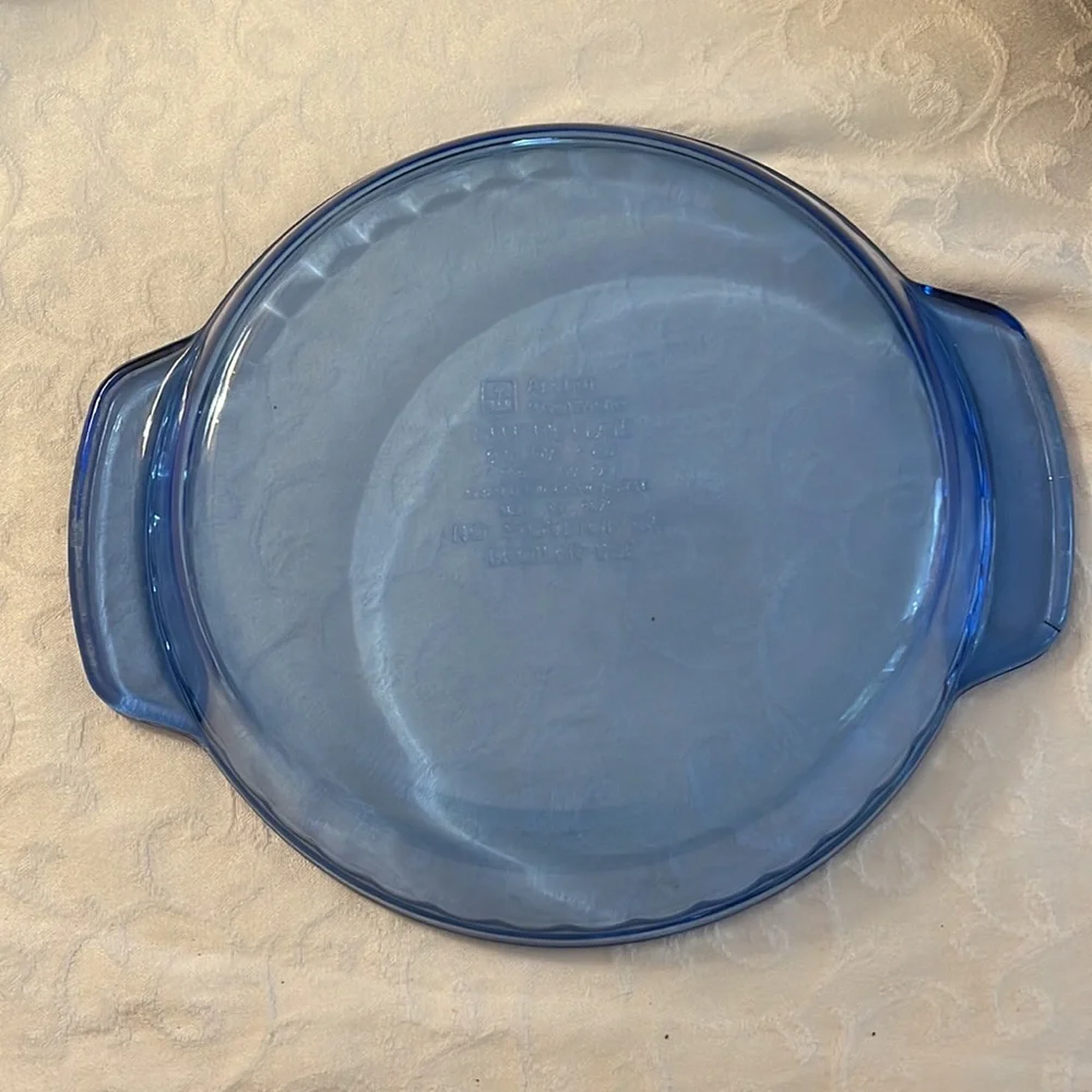 Vintage Anchor Hocking deep pie plate 1 quart 9” blue USA 1075